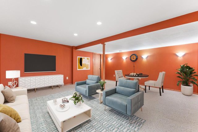 1905 Cliff Alex COURT N, Waukesha, WI 53189