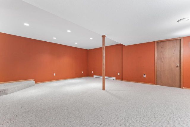 1905 Cliff Alex COURT N, Waukesha, WI 53189