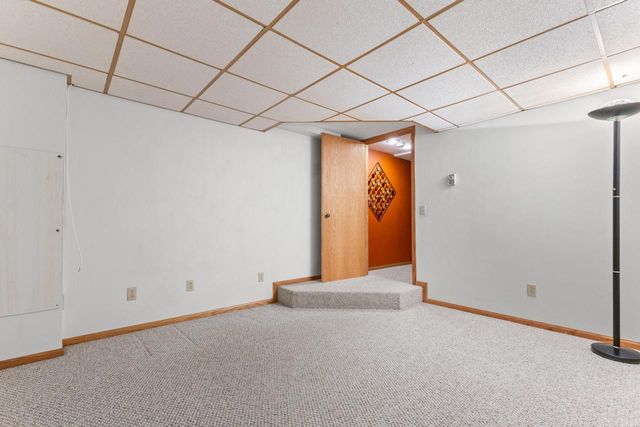 1905 Cliff Alex COURT N, Waukesha, WI 53189