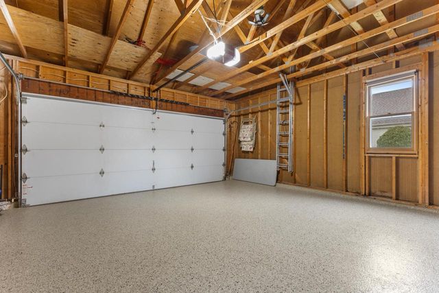 1905 Cliff Alex COURT N, Waukesha, WI 53189