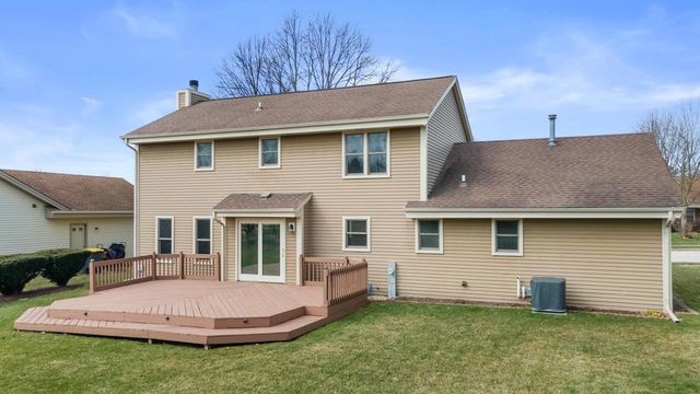 1905 Cliff Alex COURT N, Waukesha, WI 53189