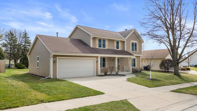 1905 Cliff Alex COURT N, Waukesha, WI 53189