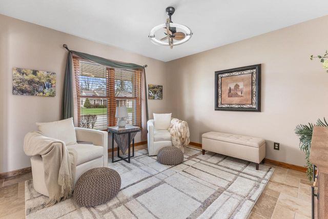 1905 Cliff Alex COURT N, Waukesha, WI 53189