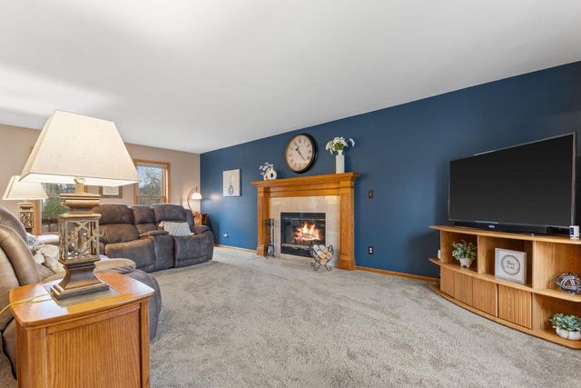 1905 Cliff Alex COURT N, Waukesha, WI 53189