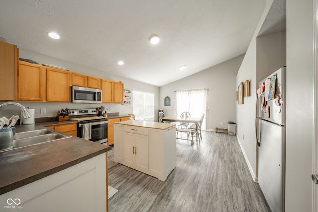 12636 Pinetop Way, Noblesville, IN 46060