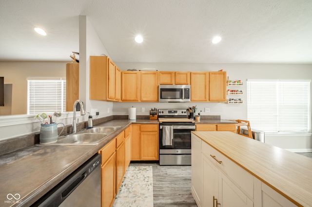 12636 Pinetop Way, Noblesville, IN 46060