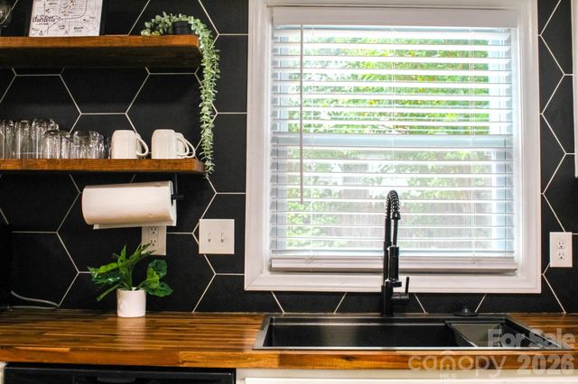 2601 Ashley Road, Charlotte, NC 28208