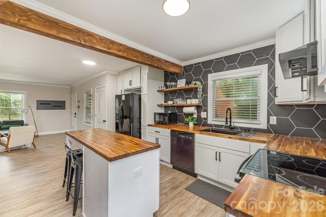 2601 Ashley Road, Charlotte, NC 28208