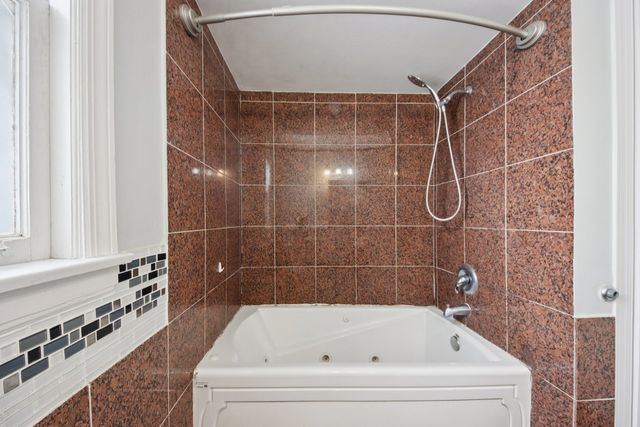 8646 Harms Road, Skokie, IL 60077