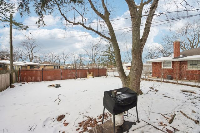 8646 Harms Road, Skokie, IL 60077