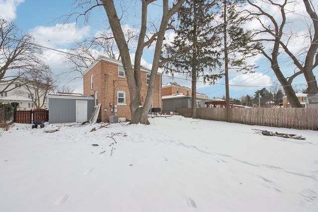 8646 Harms Road, Skokie, IL 60077