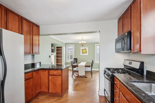 8646 Harms Road, Skokie, IL 60077