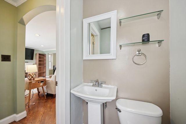 8646 Harms Road, Skokie, IL 60077