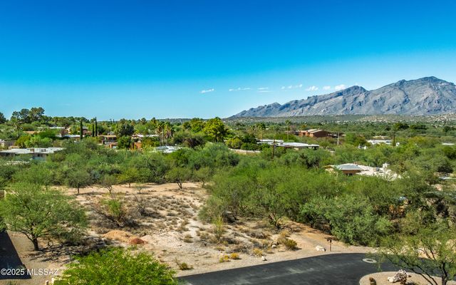 2081 N Corte El Rancho Merlita # 6, Tucson, AZ 85715