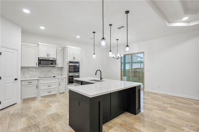 7304 N 55th Lane, Mission, TX 78573
