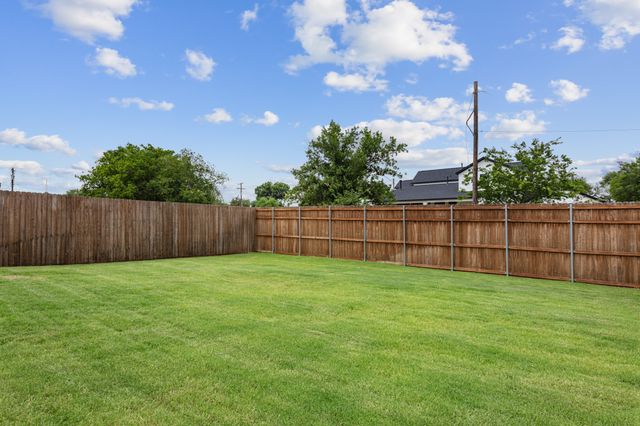 317 Rusk Street, Roanoke, TX 76262