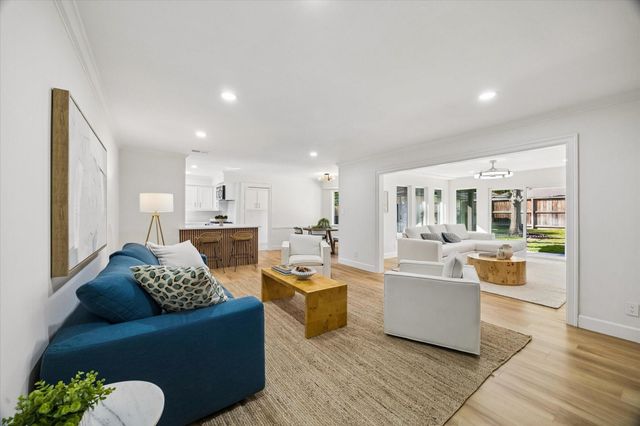 10042 Valley Forge Drive, Houston, TX 77042