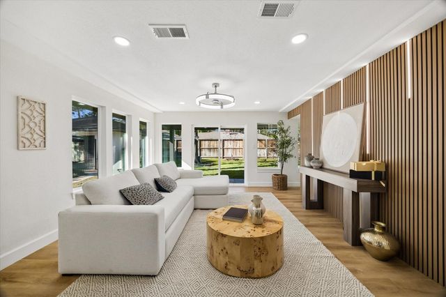 10042 Valley Forge Drive, Houston, TX 77042