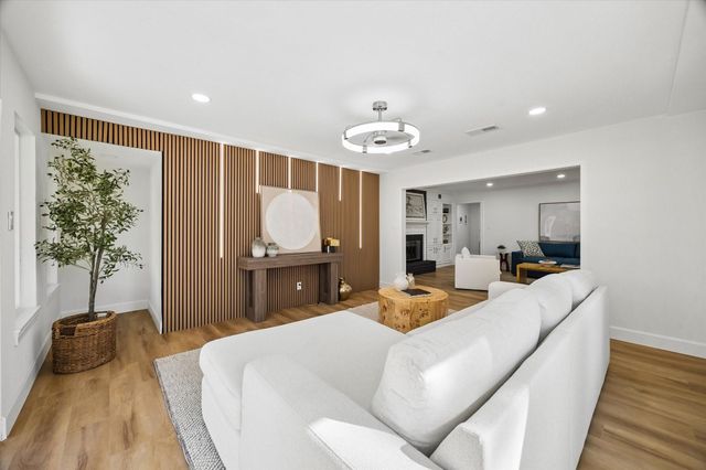 10042 Valley Forge Drive, Houston, TX 77042