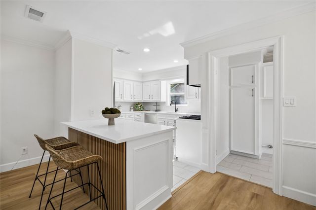 10042 Valley Forge Drive, Houston, TX 77042