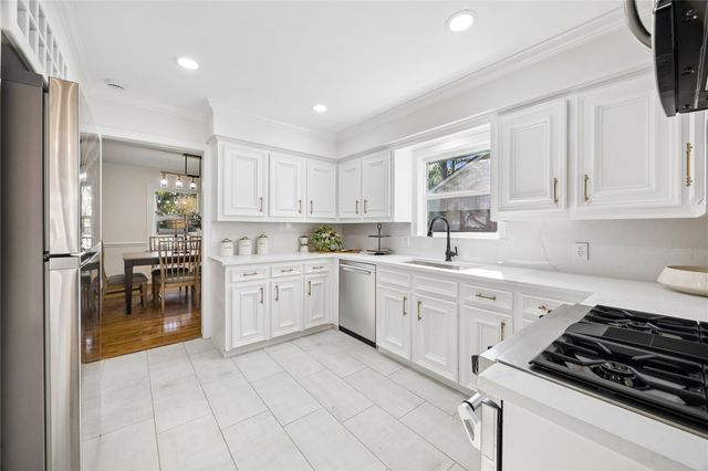 10042 Valley Forge Drive, Houston, TX 77042