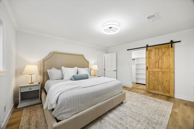 10042 Valley Forge Drive, Houston, TX 77042