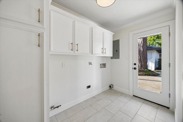 10042 Valley Forge Drive, Houston, TX 77042