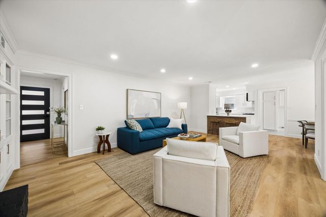 10042 Valley Forge Drive, Houston, TX 77042