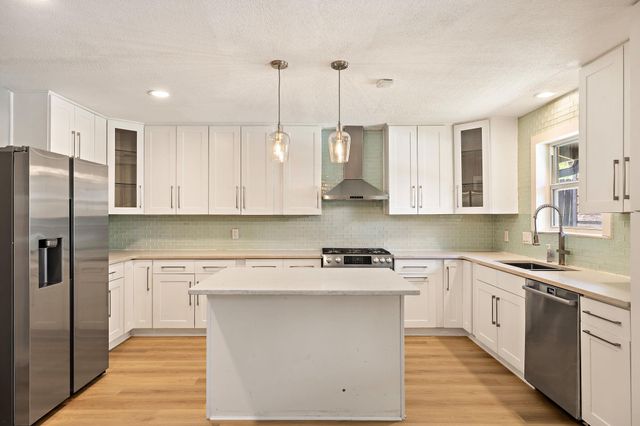 908 Hollybluff ST, Austin, TX 78753