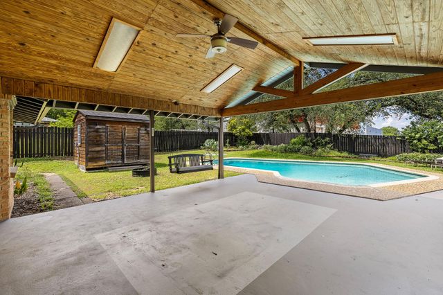 908 Hollybluff ST, Austin, TX 78753