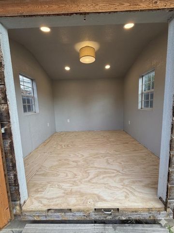 908 Hollybluff ST, Austin, TX 78753