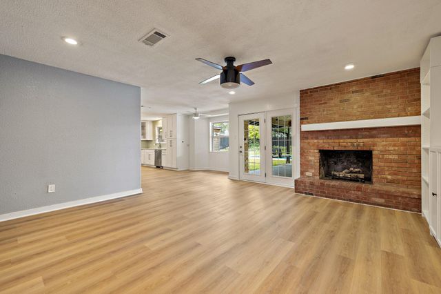 908 Hollybluff ST, Austin, TX 78753