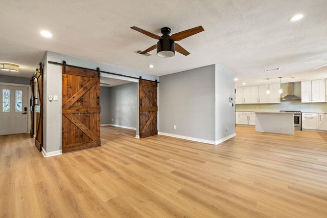 908 Hollybluff ST, Austin, TX 78753