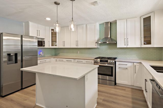908 Hollybluff ST, Austin, TX 78753