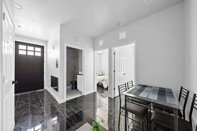 1009 8th Street D, Galveston, TX 77550