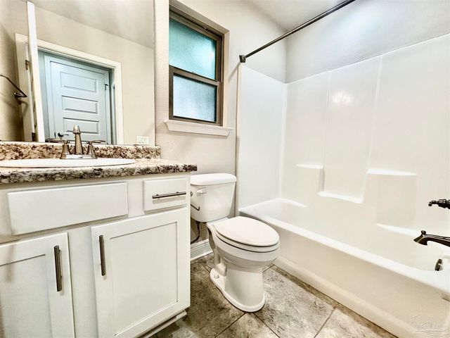 7797 Ira Dr A, Pensacola, FL 32514