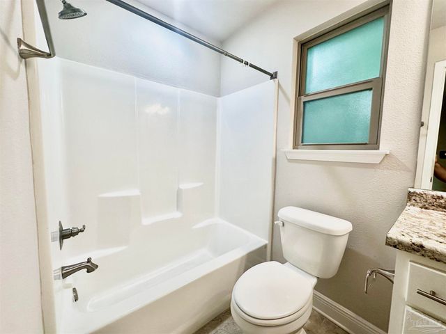 7797 Ira Dr A, Pensacola, FL 32514