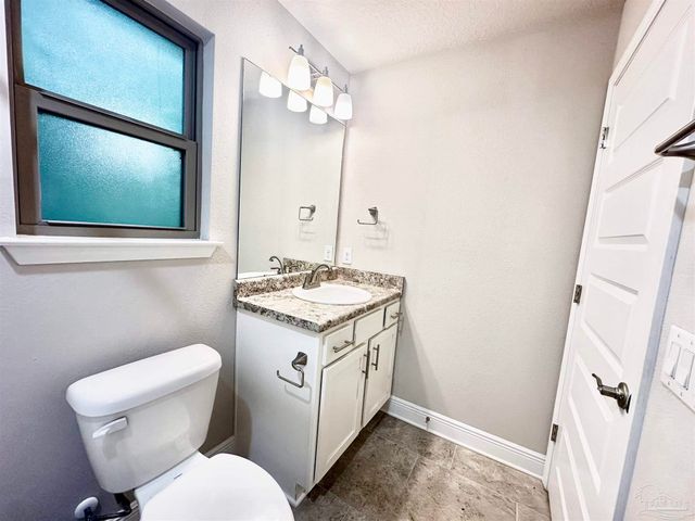 7797 Ira Dr A, Pensacola, FL 32514