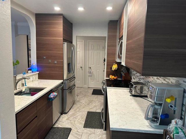 21109 Gary Dr 120, Hayward, CA 94546