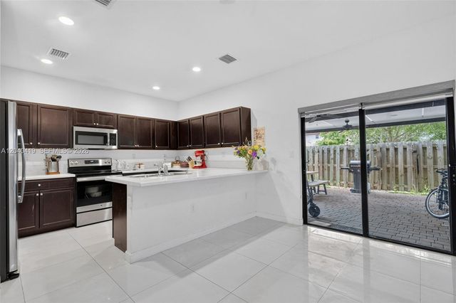 11418 SW 250th St, Homestead, FL 33032