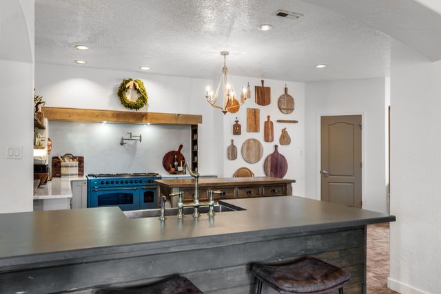 1508 Conejos Drive SE, Rio Rancho, NM 87124