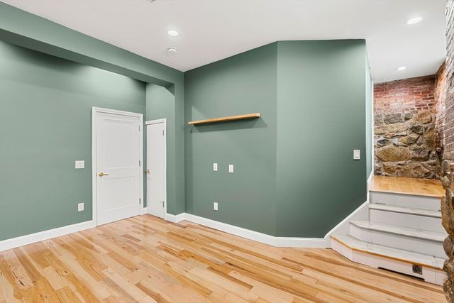143 Burrill St 102, Swampscott, MA 01907