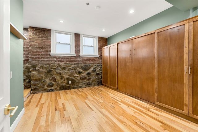 143 Burrill St 102, Swampscott, MA 01907