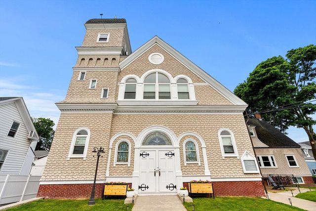 143 Burrill St 102, Swampscott, MA 01907
