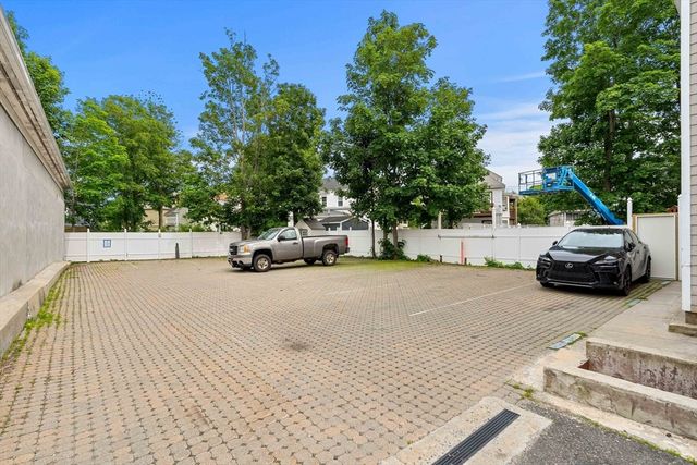 143 Burrill St 102, Swampscott, MA 01907