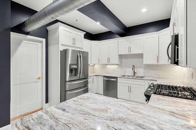 143 Burrill St 102, Swampscott, MA 01907