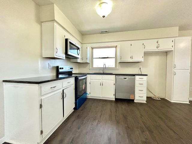 138 Country Hill Drive, Somerset, KY 42503