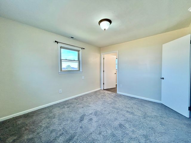 138 Country Hill Drive, Somerset, KY 42503