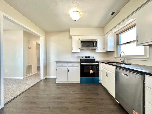 138 Country Hill Drive, Somerset, KY 42503