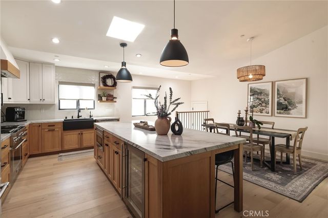 966 Rosecrans Avenue, Manhattan Beach, CA 90266